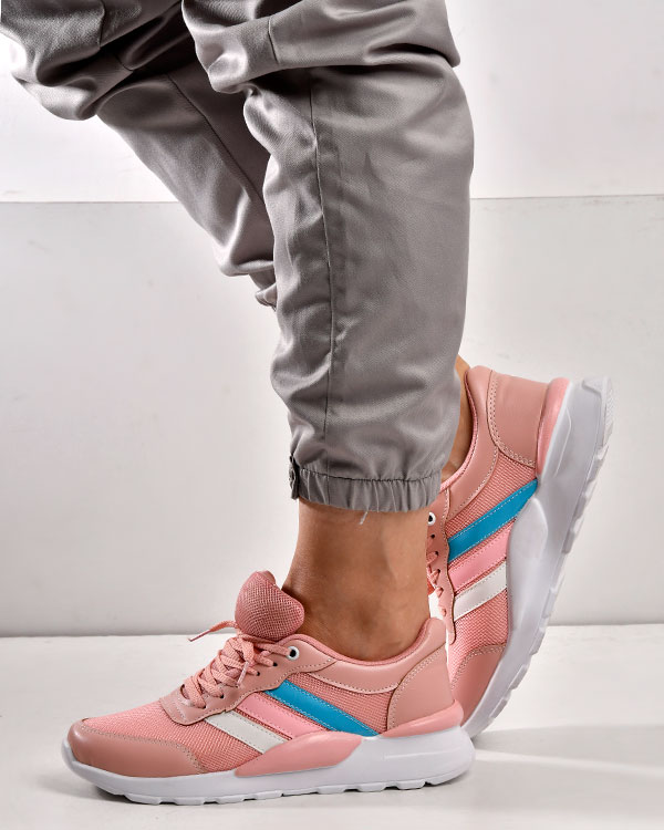 کفش مخصوص پیاده روی adidas
