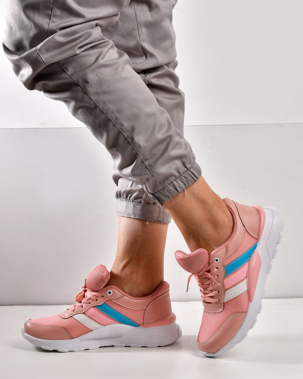 کفش مخصوص پیاده روی adidas