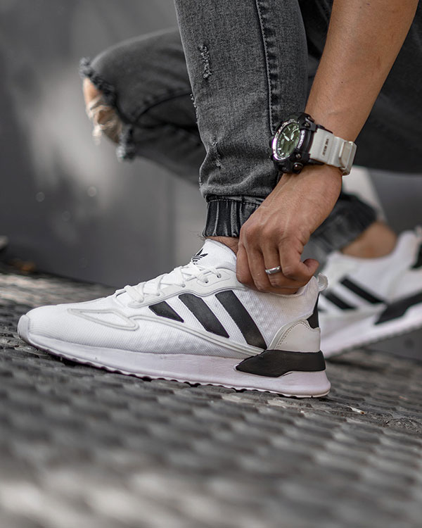 کفش ورزشی Adidas مردانه سفید مشکی مدل Siban