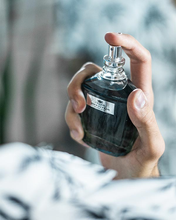عطر مردانه Aventus