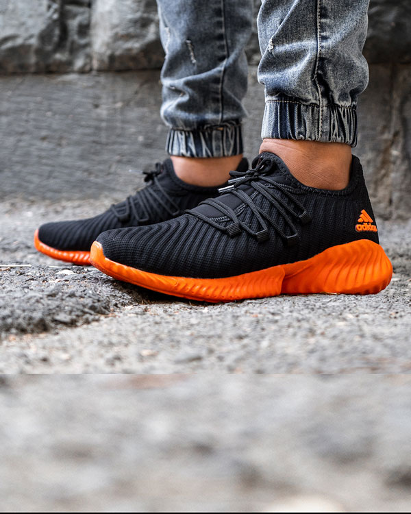 كفش ورزشي Adidas مردانه مشكي نارنجي مدلMahan