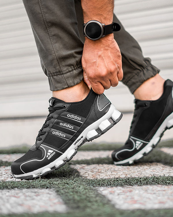 کفش ورزشی Adidas مردانه مشکی سفید مدل Artek