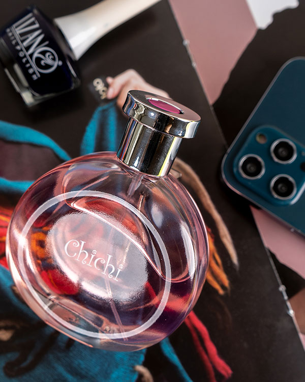 عطر زنانه مدل chichi صورتي