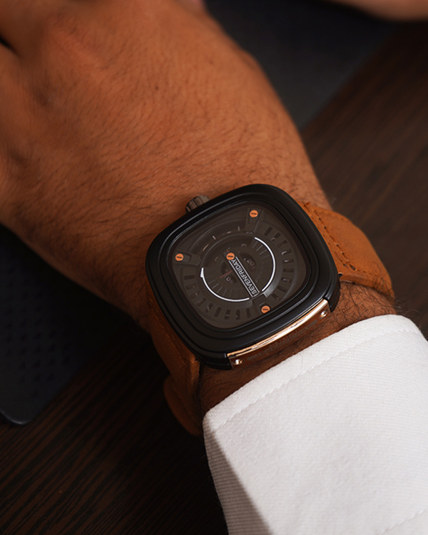 ساعت sevenfriday  مدل rinald