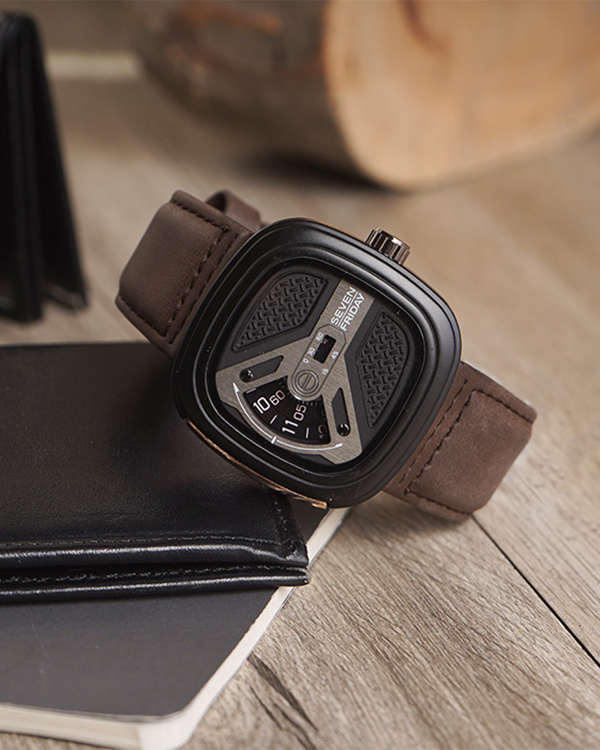 ساعت sevenfriday  مدل richard