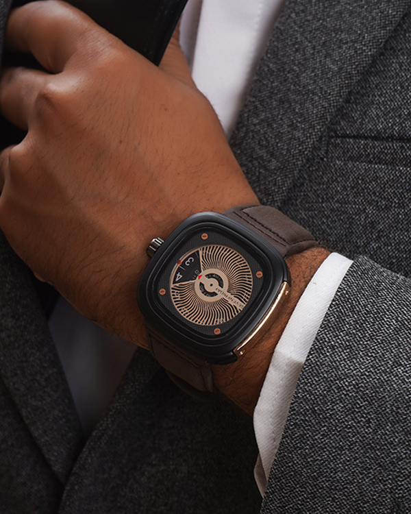 ساعت sevenfriday  مدل Wave