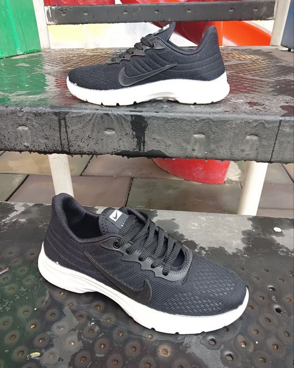 کفش پیاده روی مردانه مدل Nike