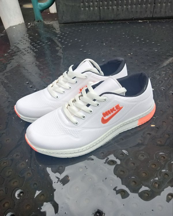 کفش اسپرت زنانه مدل Nike