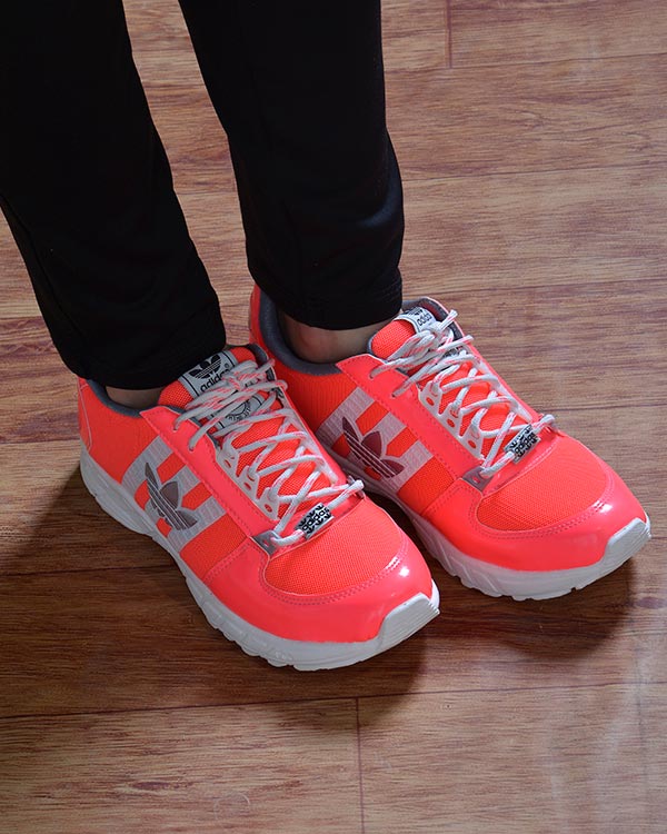 کفش طرح adidas