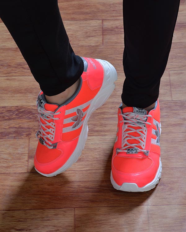 کفش طرح adidas