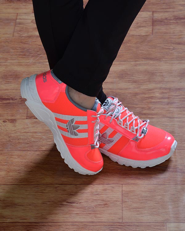 کفش طرح adidas