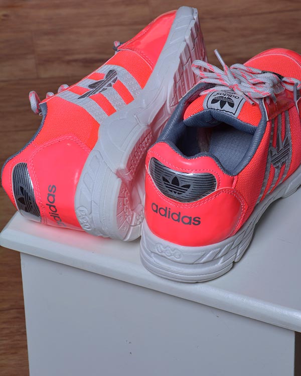 کفش طرح adidas