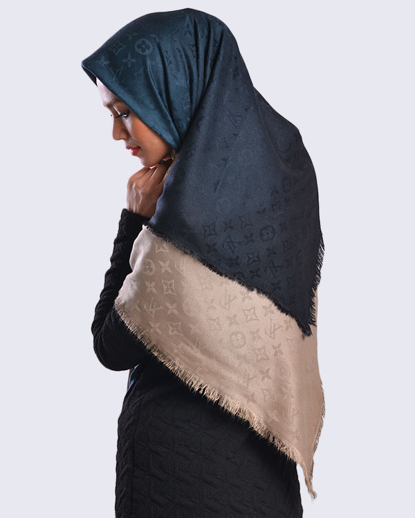 روسری زنانه نخی طرح LV مدل 2031