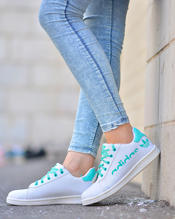 کفش ورزشی زنانه طرح adidas مدل 0949