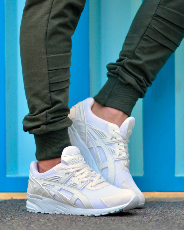 کفش ورزشی طرح asics مردانه مدل 0060