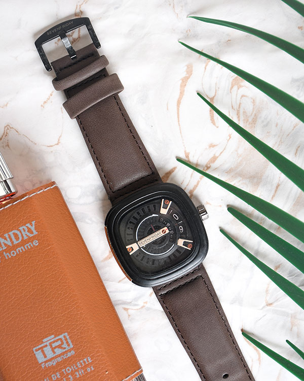 ساعت صفحه مربعی عقربه‌ای مردانه sevenfriday طرح rinaldمدل 3727